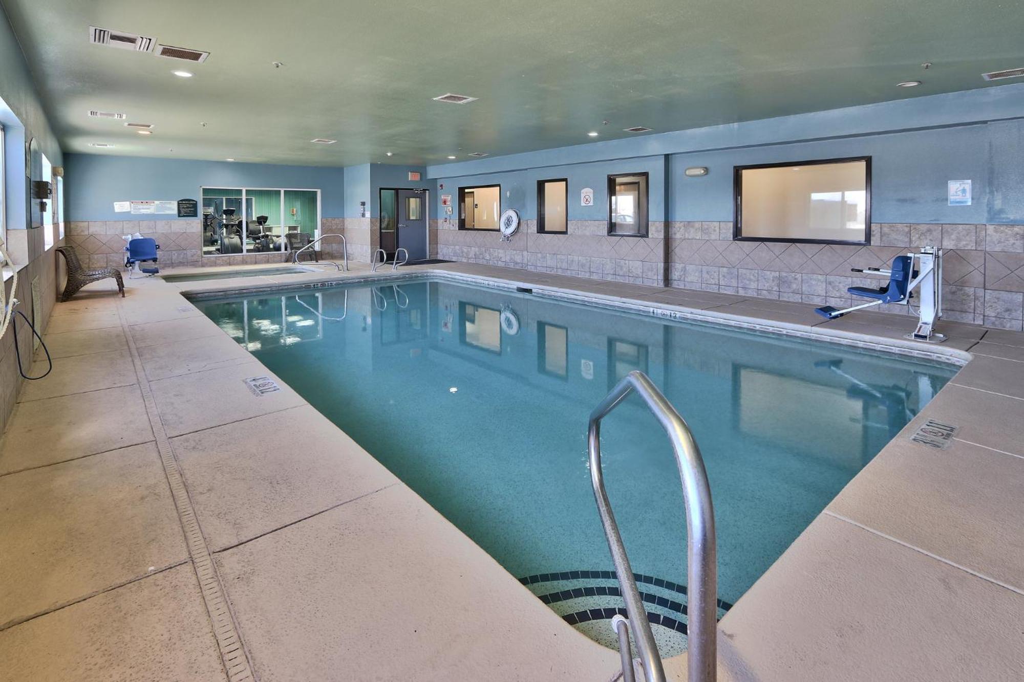 Holiday Inn Express & Suites Portales By Ihg Zewnętrze zdjęcie